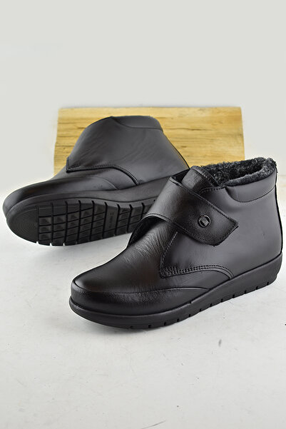 ISPARTALILAR Fekete női csizma ortopéd talppal és szőrmével - 200 modell tépőzáras cipő