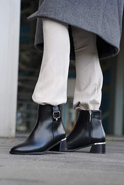 Marjin Γυναικείες μπότες με χοντρό τακούνι με μεταλλικό τακούνι με αγκράφα Dimon Black