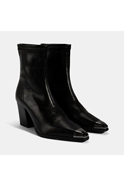 Desa Women's Black Metal Toe Detailed Heeled Stretch Boots