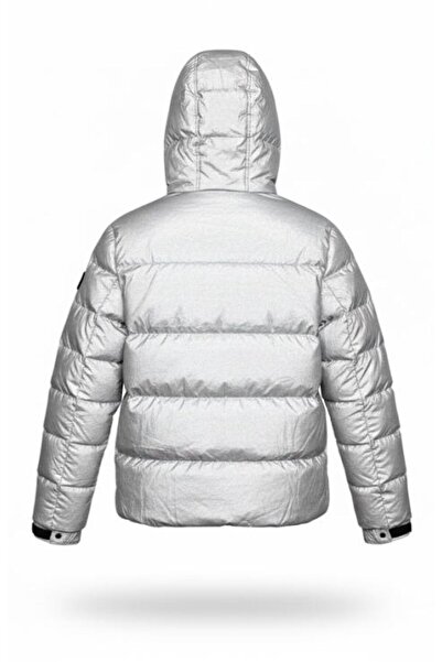 Plus Scorpion Modern men’s jacket, warm and lightweight, featuring a metallic design and a hood.