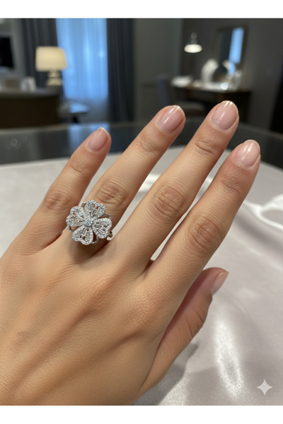 staınless steel Steel Spinning Ring with Heart Detail (Silver)