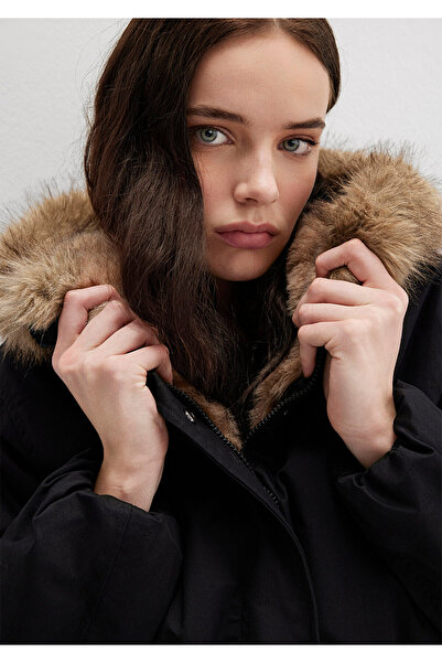 Mavi Schwarzer Parka mit Kunstfell-Details, lockere Passform / bequemer Schnitt 1110786-900