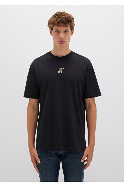 Mavi Pro bedrucktes schwarzes T-Shirt mit lockerer Passform / lockerer, bequemer Schnitt 0613078-900