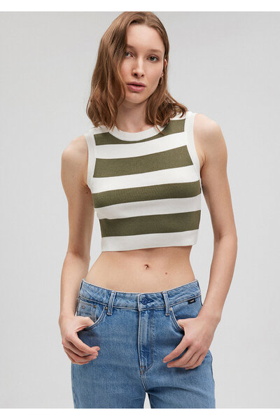 Mavi 1710098-87120 Model Body-Sitting Striped Crop Knitwear Top