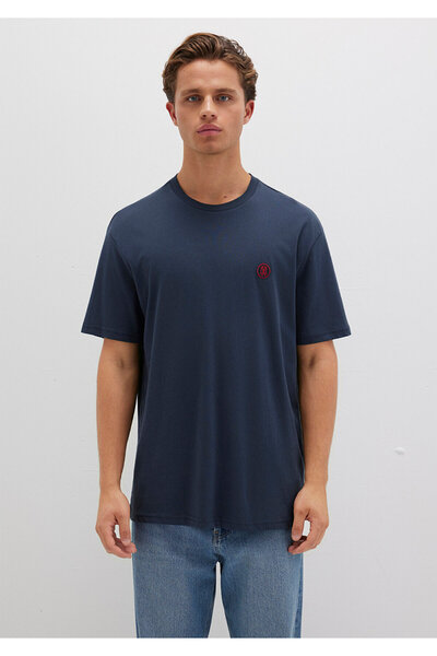 Mavi Marineblaues T-Shirt mit Siegellogo-Stickerei, lockere Passform / lockerer, bequemer Schnitt 067074-33207