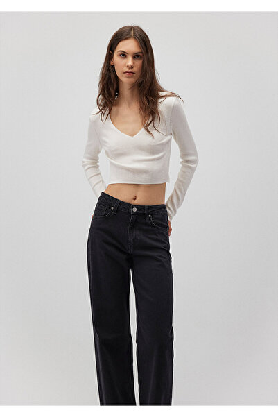 Mavi Weißer Pullover mit V-Ausschnitt, kurz geschnitten 1710122 -81964