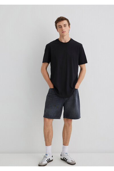 Mavi Langes schwarzes Basic-T-Shirt mit normaler Passform 067082 -900