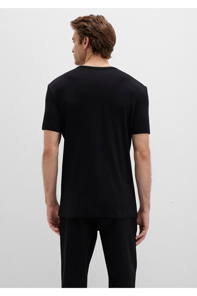 Mavi Schwarzes T-Shirt mit geripptem Detail und V-Ausschnitt. Taillierter Schnitt 063748 -900