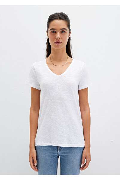 Mavi Weißes Basic-T-Shirt mit V-Ausschnitt und ausgestelltem Ausschnitt Slim Fit / Slim Fit 168260 -620