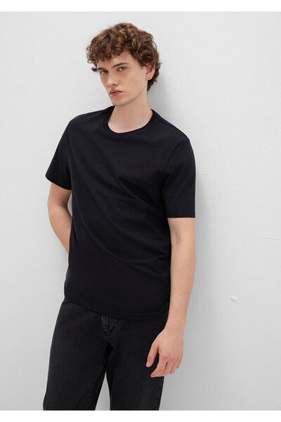 Mavi Schwarzes Basic T-Shirt Slim Fit / Schmaler Schnitt 065574-900