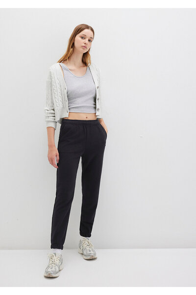 Mavi Schwarze Basic-Jogginghose 1600823-900