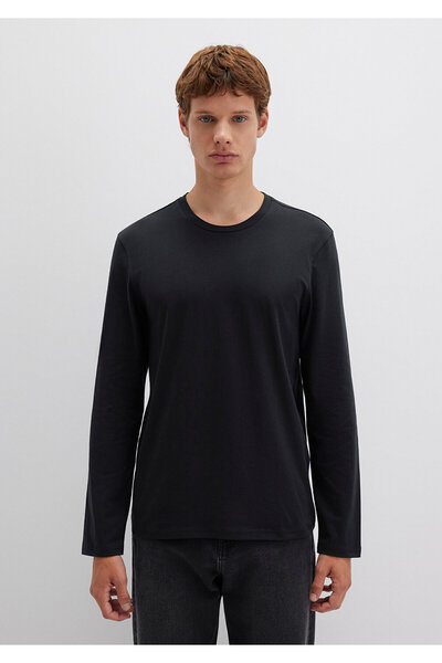 Mavi Langärmliges schwarzes Basic-T-Shirt mit taillierter Passform 062477-27062