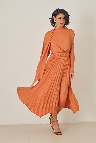 Setre Темно-помаранчева плісирована сукня міді з довгим рукавом і поясом