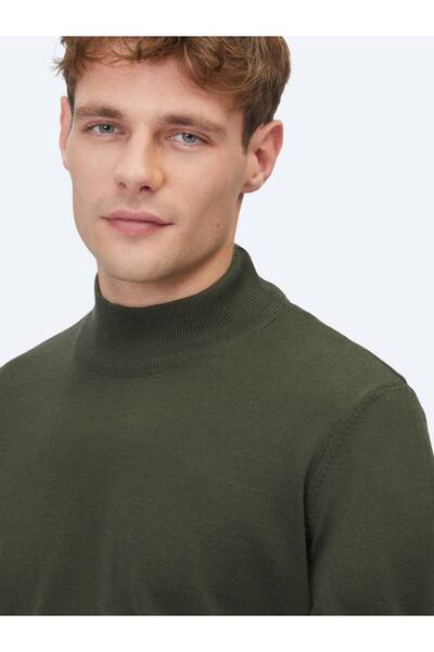 Kip Πλεκτό πουλόβερ από μαλλί ζακάρ με μισό ζιβάγκο χακί