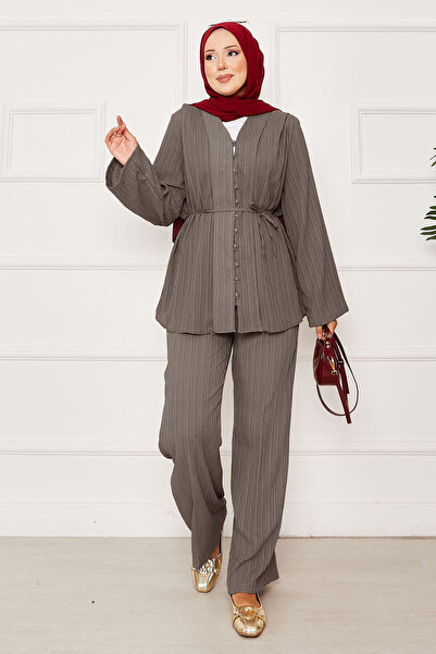 EBRUTESETTÜR بدلة بريطانية مزدوجة بأزرار وحزام من سيجار، لون بيج داكن