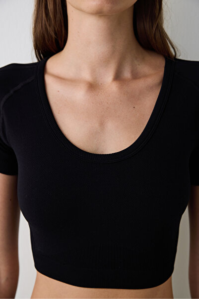 Penti Black Seamless Slim Fit Short Sleeve Crop Sports Top