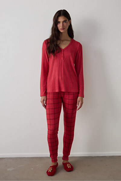 Penti Red Cozy Time Plaid V-Neck Pajama Set