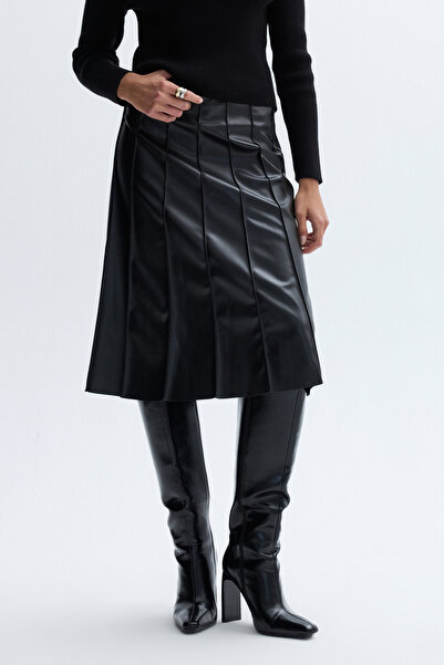 Mudo A Form Leather-Like Looking Pleated Midi Skirt
