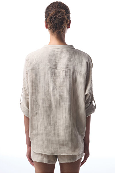 Penti Normales Damenhemd mit V-Ausschnitt in Beige Plkm2pl425iy