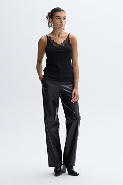 Mudo V Neck Lace Sleeveless Blouse