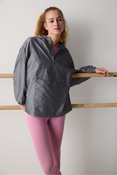 Penti Glänzender Windjacke aus metallischem Fallschirmstoff