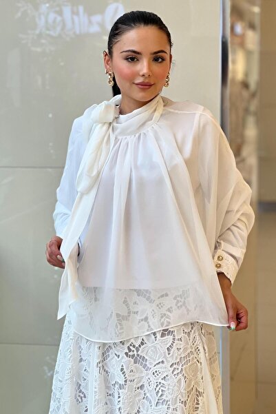 Ghisa Skirt Hem Guipure Ruffle Blouse Set