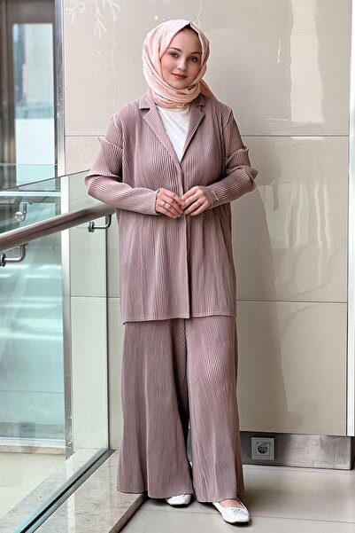 Ghisa Pleated Jacket and Pants Set