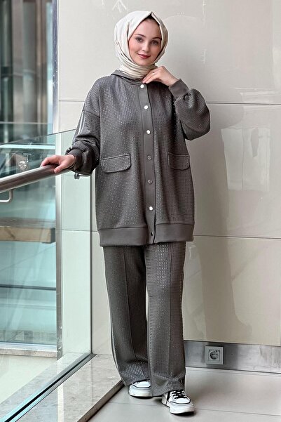 Mahal طقم بنطلون تونيك بغطاء رأس مرصع بالكامل بالأحجار مع أزرار كبس