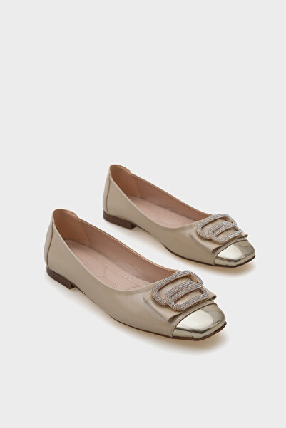 Capone Outfitters Adina Blunt Toe Mirrored Stone Buckle Women's Ballerinas