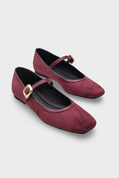 Capone Outfitters حذاء باليرينا نسائي من Sibelle مصنوع من الجلد الصناعي مع مشبك وحزام على شكل أنف مسطح