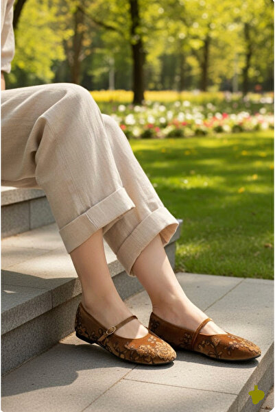 Mio Styllo Πολυτελή γυναικεία παπούτσια μπαλαρίνας Belle με βελούδο και κέντημα με λεπτομέρεια στρογγυλής μύτης