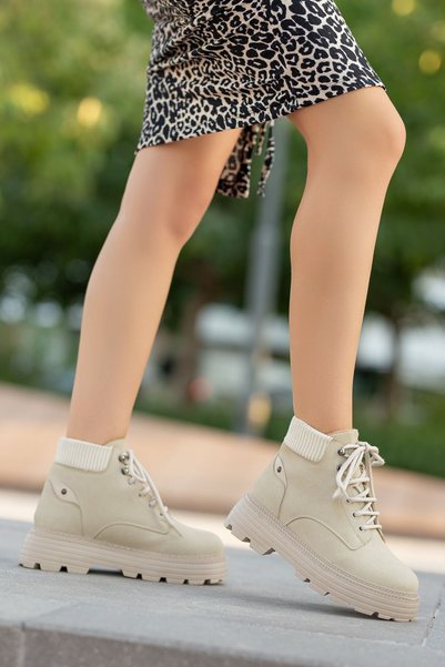 Hayalimdeki Ayakkabı Women's Cream Cat Lace Detailed Boots
