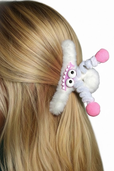 CAŞ DEKORASYON Cataramă de pluș de culoare albă cu figură monstru