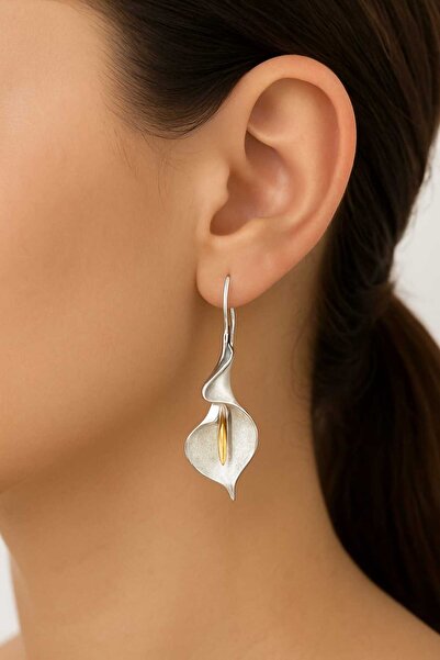 Alsade أقراط متدلية على شكل زهرة الأوركيد على الطراز الكوري باللون الفضي والذهبي