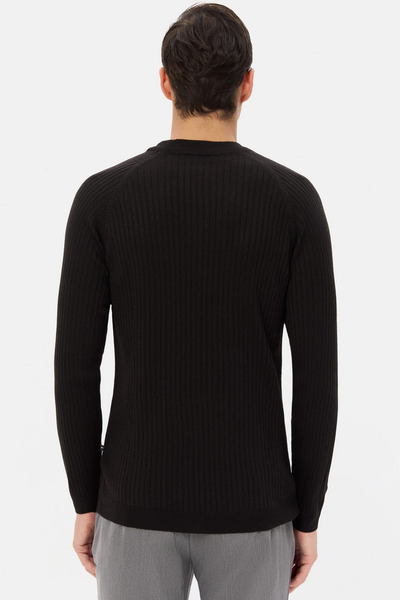 Twn εφαρμοστό Μαύρο πουλόβερ