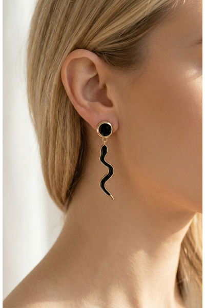 Candy Nuveria Yılanın Fısıltısı - Mineli Sallantılı Altın Kaplama Yılan Küpe