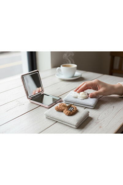 grsoyuncak Desenli Kapaklı Kompakt Cep Aynası