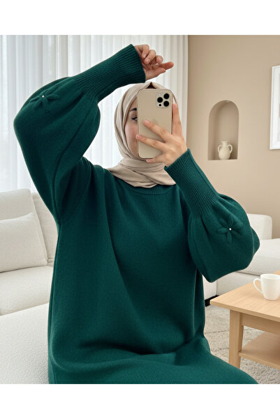 Modamorfo Round Neck Soft Knit Sweater with Handle Flower Detail - Emerald