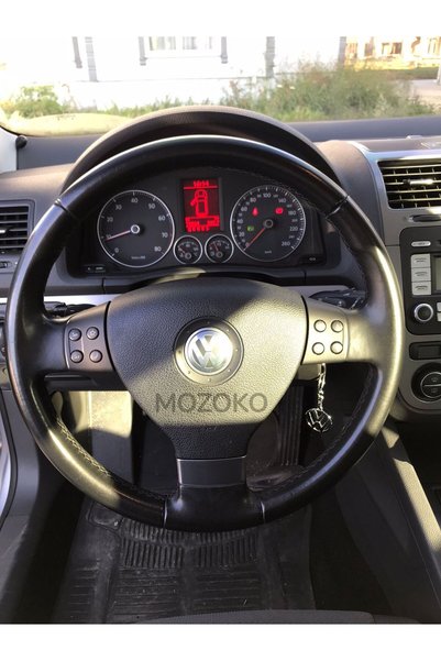 MOZOKO High Quality Volkswagen Logo Metal Car Keychain, Double-Sided Logo, Gift Car Keychain