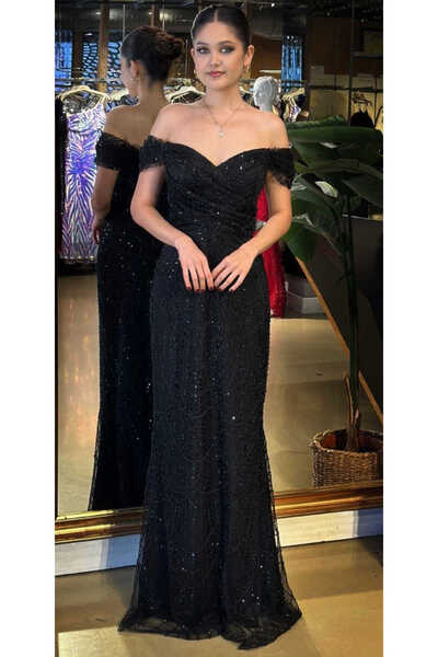 Abiyeniall Mat Siyah Sırt Dekolteli Düz Kesim Pullu Boncuklu Uzun Abiye Elbis...