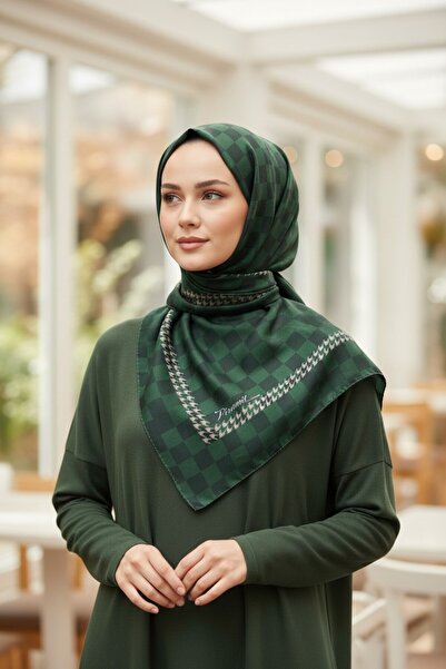 Onur Eșarfă - Pyramid Brand Checkers Pattern Eșarfă moale Țesătură de calitate Culori vibrante Produs de modă