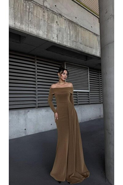 Modafeminen Μακρύ βραδινό φόρεμα με χαμηλό ώμο ύφασμα flowres GOLD 583267