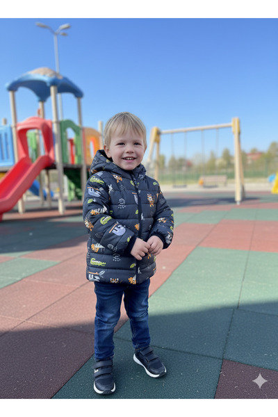 DUBLİNO KİDS NOU MODEL DE PALTOAN PENTRU BĂIEȚI CU BLĂNĂ INTERIOR ȘI CAPĂTĂ, IMPERMEABIL ȘI RESISTENT LA VENT