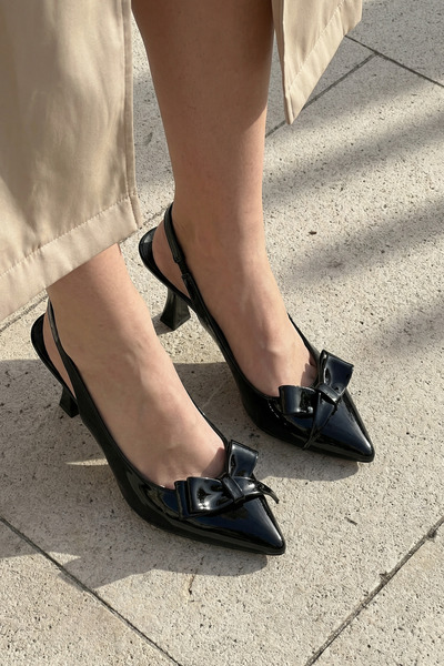 Brielfy Pantofi de vară cu toc ascuțit și papion gros pentru femei Beryls, negri