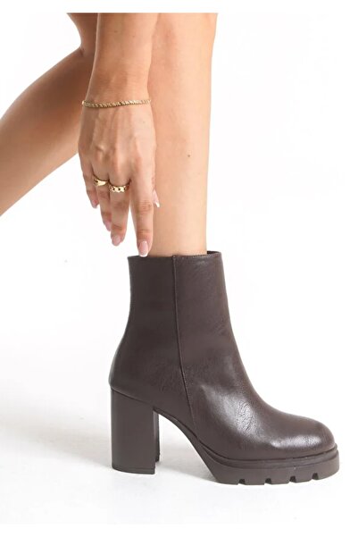 KCMN Feles Thick Heeled Oval Toe Women's Boots Brown