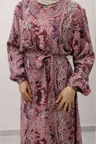 Tesettür Dünyası Φόρεμα με μοτίβο σάλι με ζώνη TSD250257 Βουργουνδία