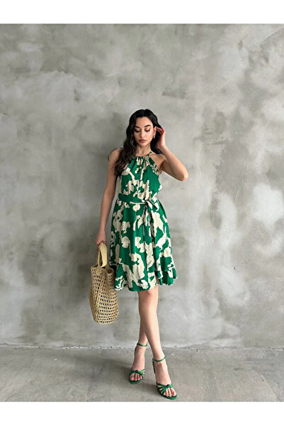 MODANI SEÇ Halter Yaka Kuşaklı Diz Boyu Desenli Elbise - Yeşil