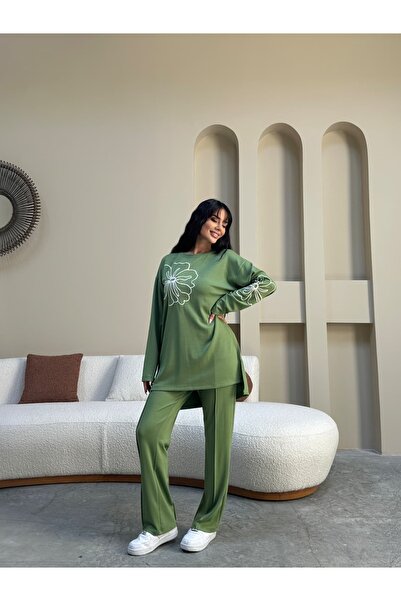 Moda İkra Γυναικείο κοστούμι με κέντημα στο επάνω μέρος και λεπτομέρεια στο κάτω μέρος