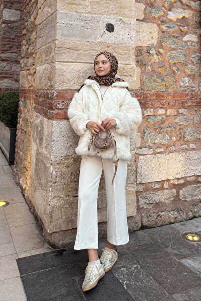 LOCCO Γυναικείο παλτό με βελούδινη λεπτομέρεια στα μανίκια λευκό