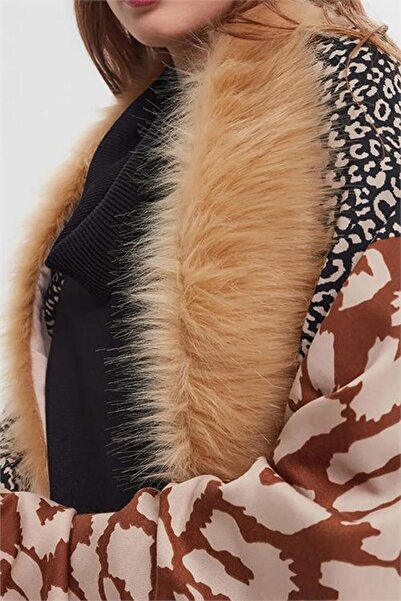Neşeli Butik Women's Camel Leopard Print Fur Poncho Nbaks037